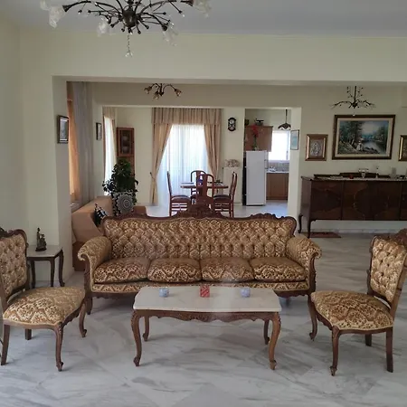 Nikos Seaview Apartment *