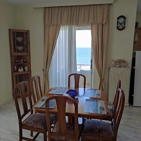 Nikos Seaview Apartment *